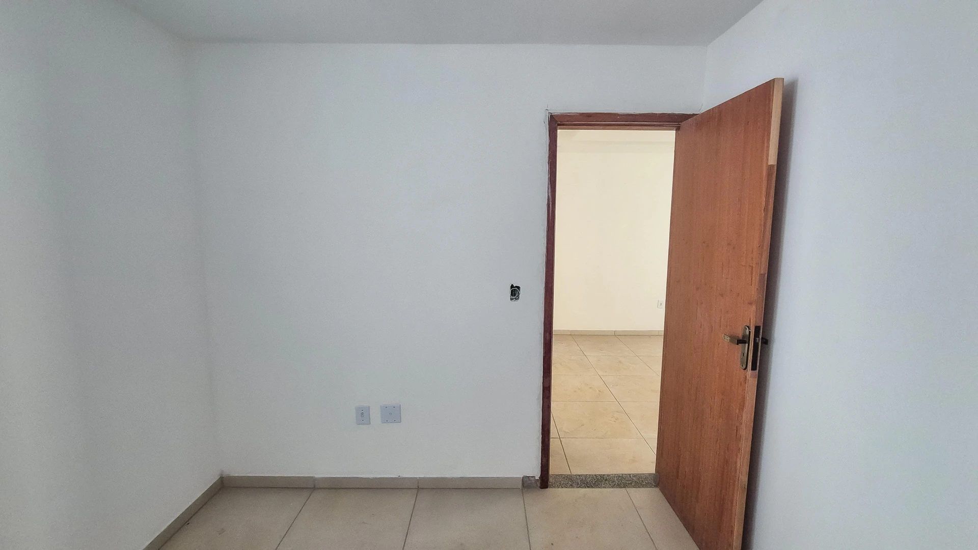 2-bedroom unfurnished apartment with closed kitchen — photo 54