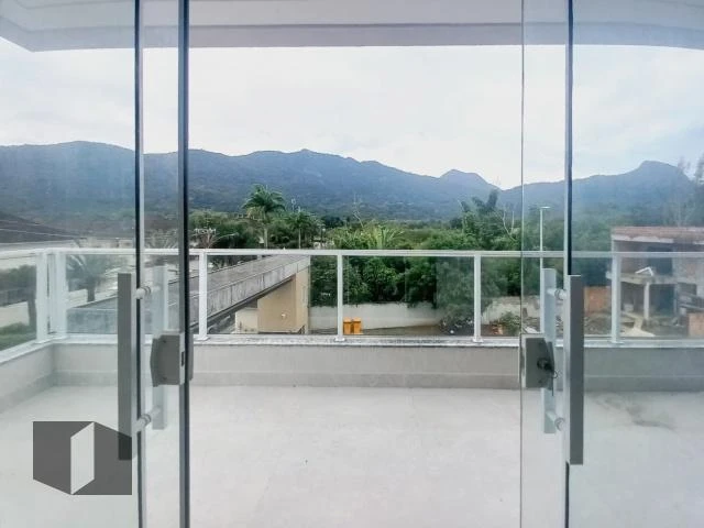 House with 4 bedrooms and 5 bathrooms, 2 parking spaces — photo 20