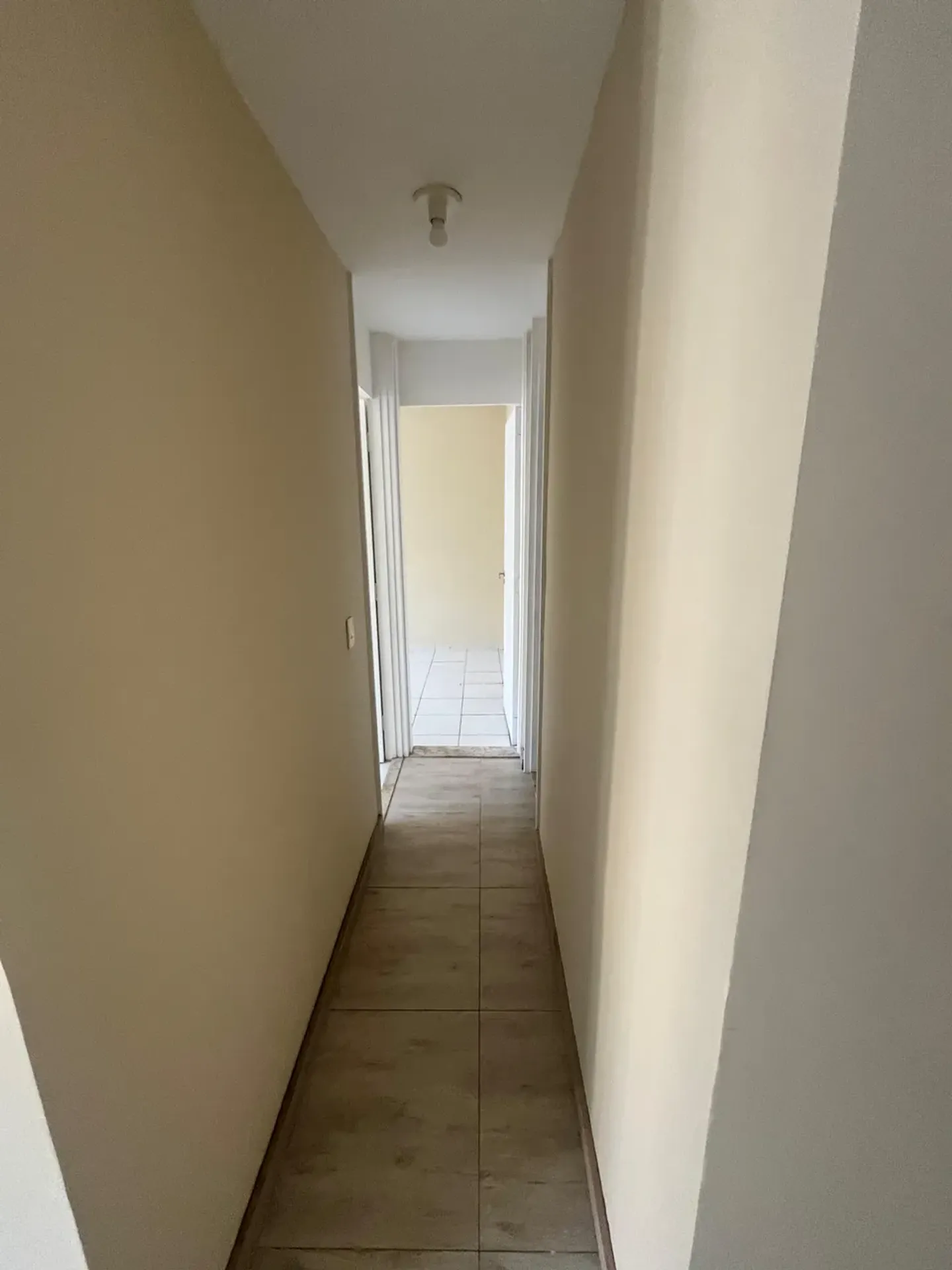 2-bedroom apartment in a building with a gym — photo 18