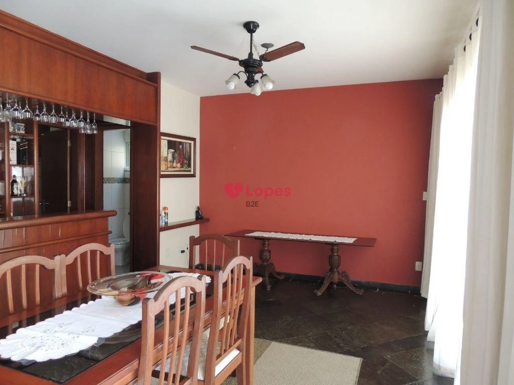 Mountain view in a 4-bedroom house, 431 m² — photo 14
