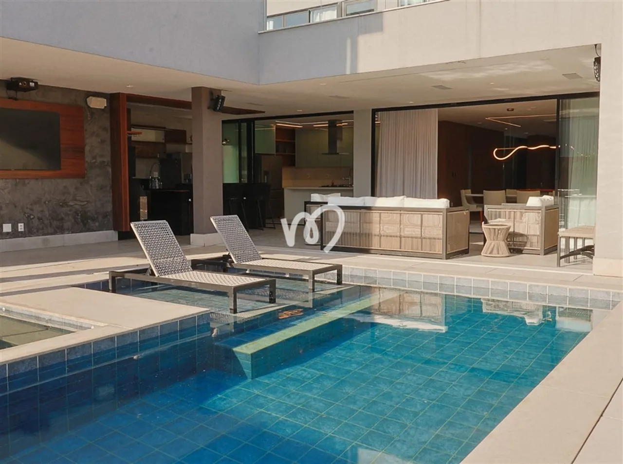 Furnished house with 5 bedrooms and 5 bathrooms — photo 11