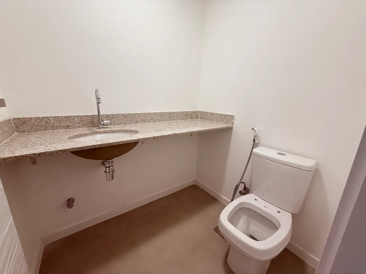 3-bedroom apartment with suite and 101 m² on the 6th floor — photo 33