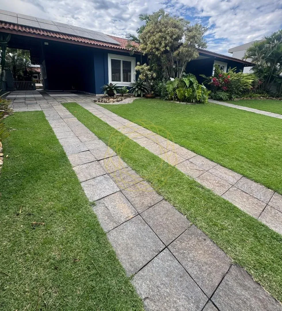Linear house with 5 bedrooms and 5 bathrooms, separate kitchen — photo 20