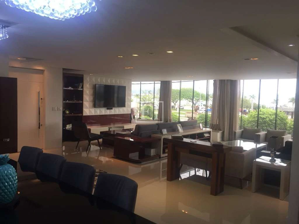 Apartamento amueblado de 4 dormitorios y 2 suites — photo 4