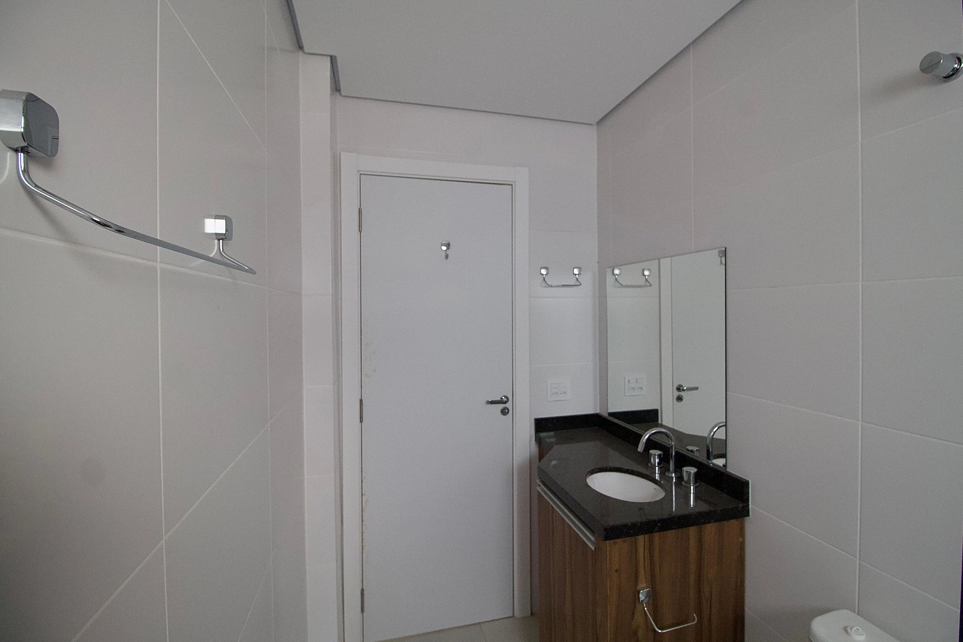 Floor-to-ceiling windows in a 3-bedroom house, 160 m² — photo 42