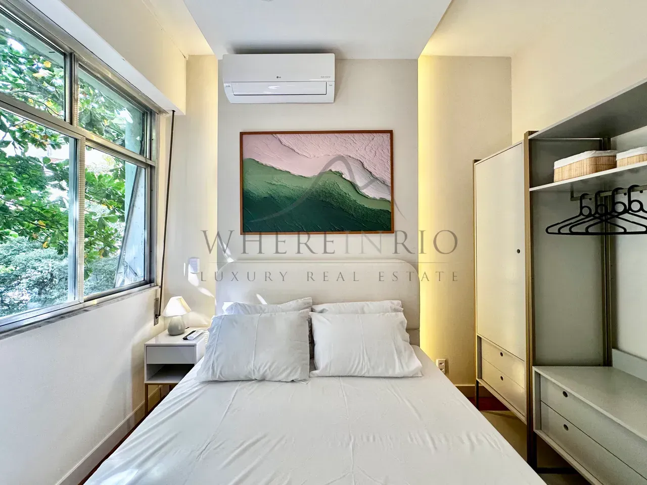 Furnished 1-bedroom apartment with open kitchen — photo 7
