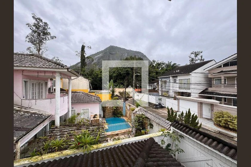 3-bedroom house with a mountain view in Rio de Janeiro — photo 17