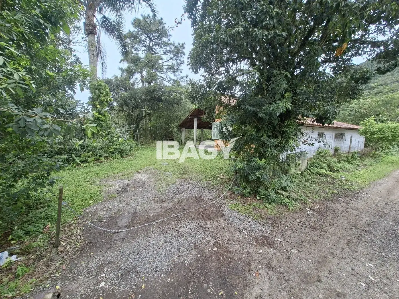 4-bedroom house with a mountain view — photo 28