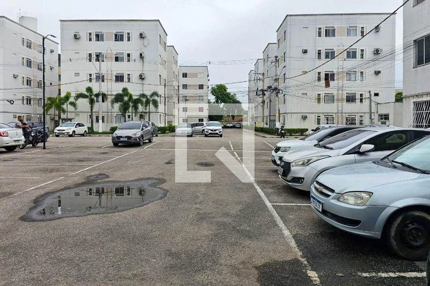 2-bedroom apartment in a building with a gym — photo 4