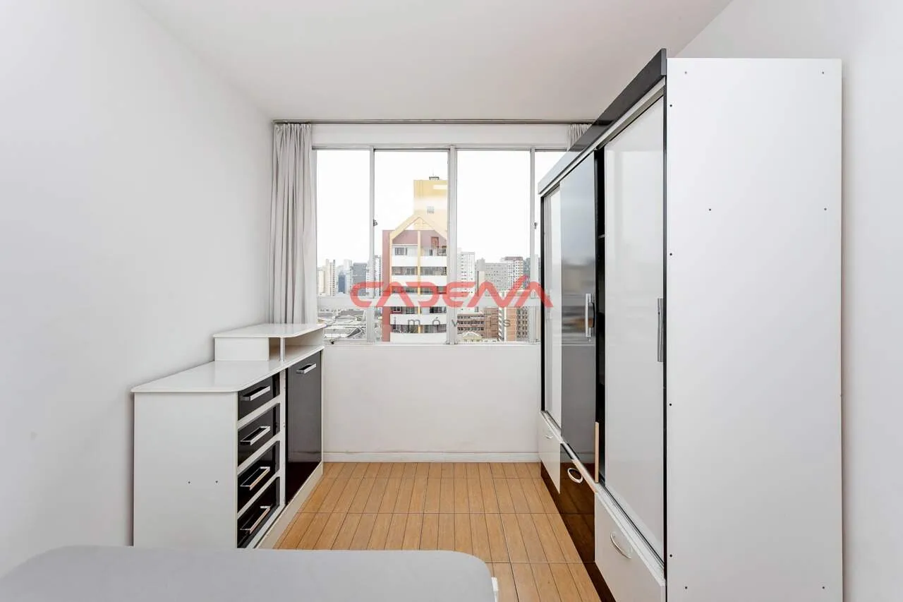Furnished 1-bedroom apartment with open-plan kitchen — photo 8