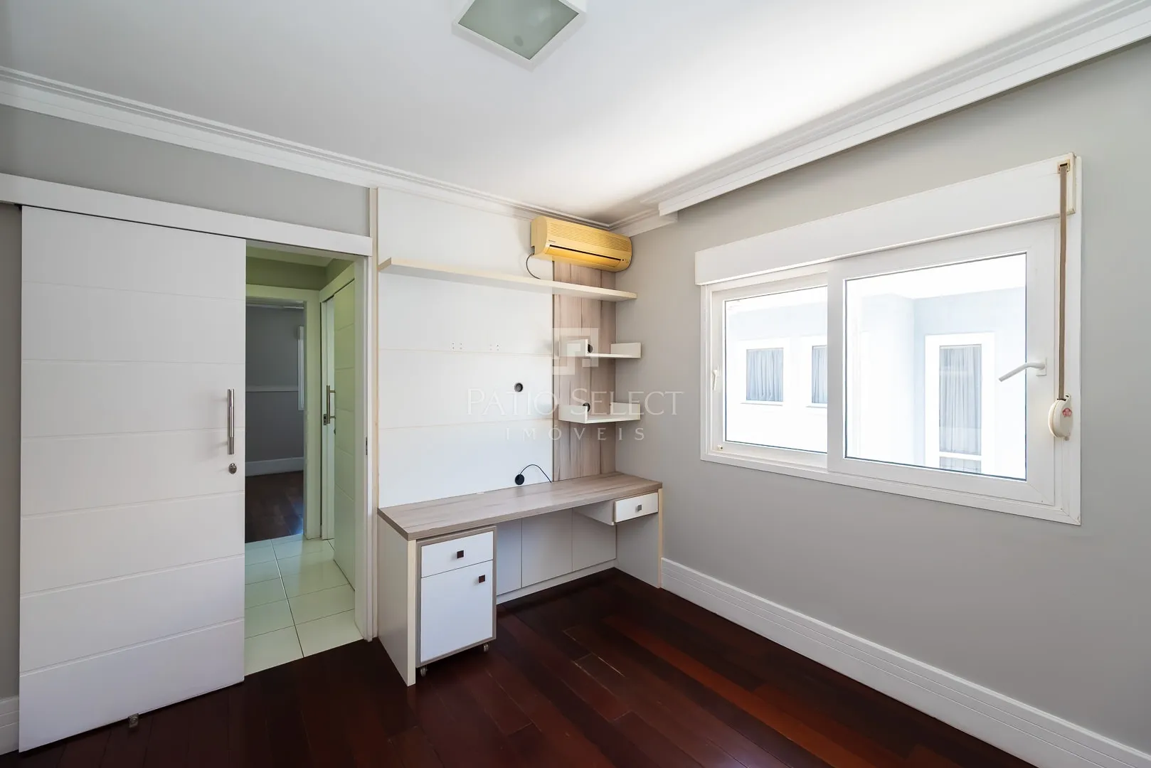 Furnished house, 305 m², with a bathtub — photo 49