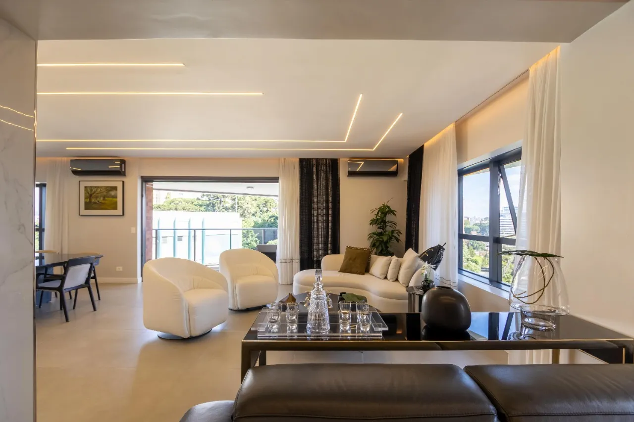 3-bedroom apartment in a building with a gym — photo 3