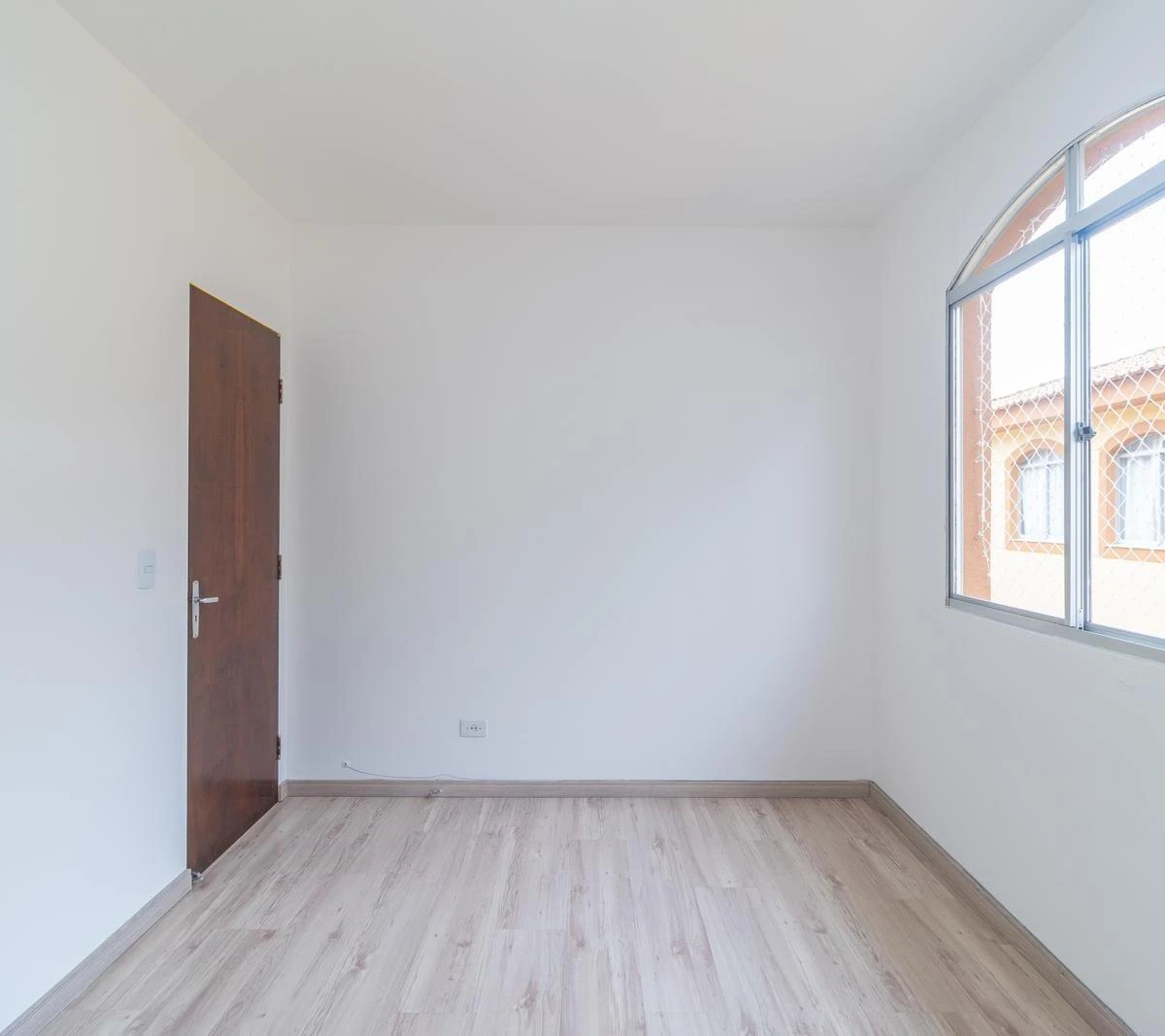 Departamento con piso de madera o laminado en Curitiba — photo 9