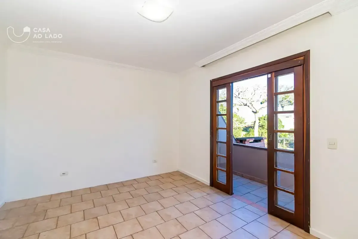390 m² house with 6 bedrooms and a backyard unit — photo 21