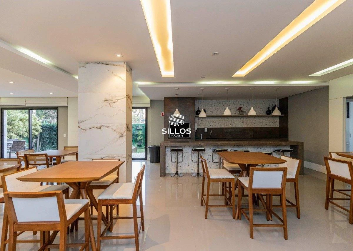 124 m² apartment with a bathtub and a walk-in closet — photo 4