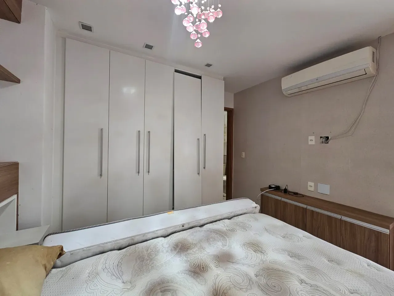Apartment with separate gas kitchen and 4 bathrooms — photo 23