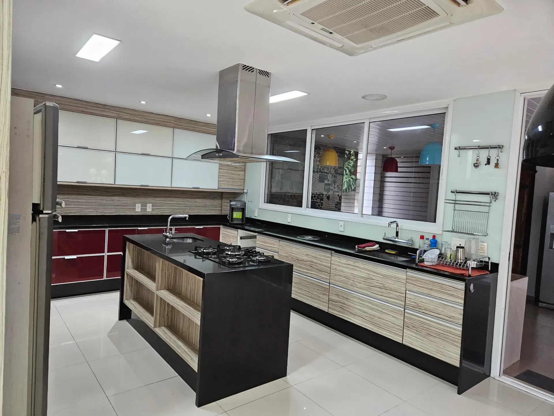 6 quartos e janelas do piso ao teto: casa de 504 m² — photo 24