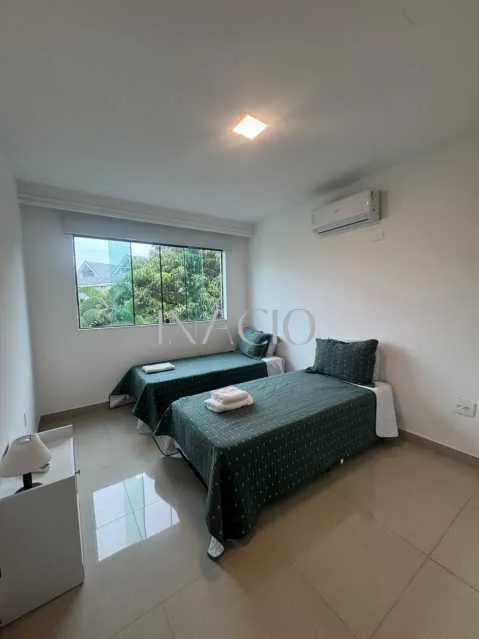 Jacuzzi y 5 dormitorios: casa de 300 m² — photo 13