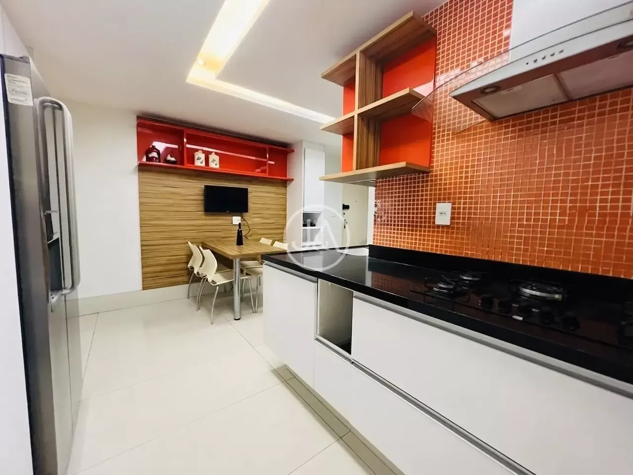 For rent 3-bedroom apartment with 251 m² and a balcony — photo 15