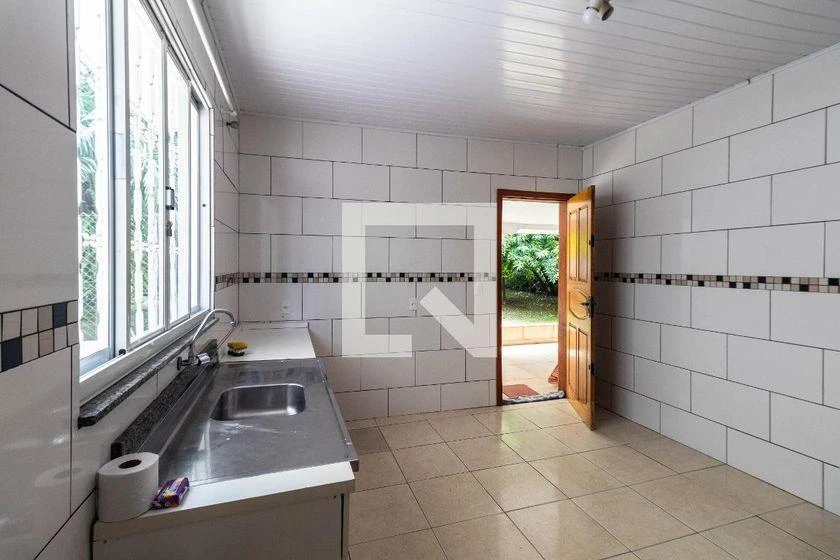 3-bedroom house with a grill on the balcony in Curitiba — photo 16