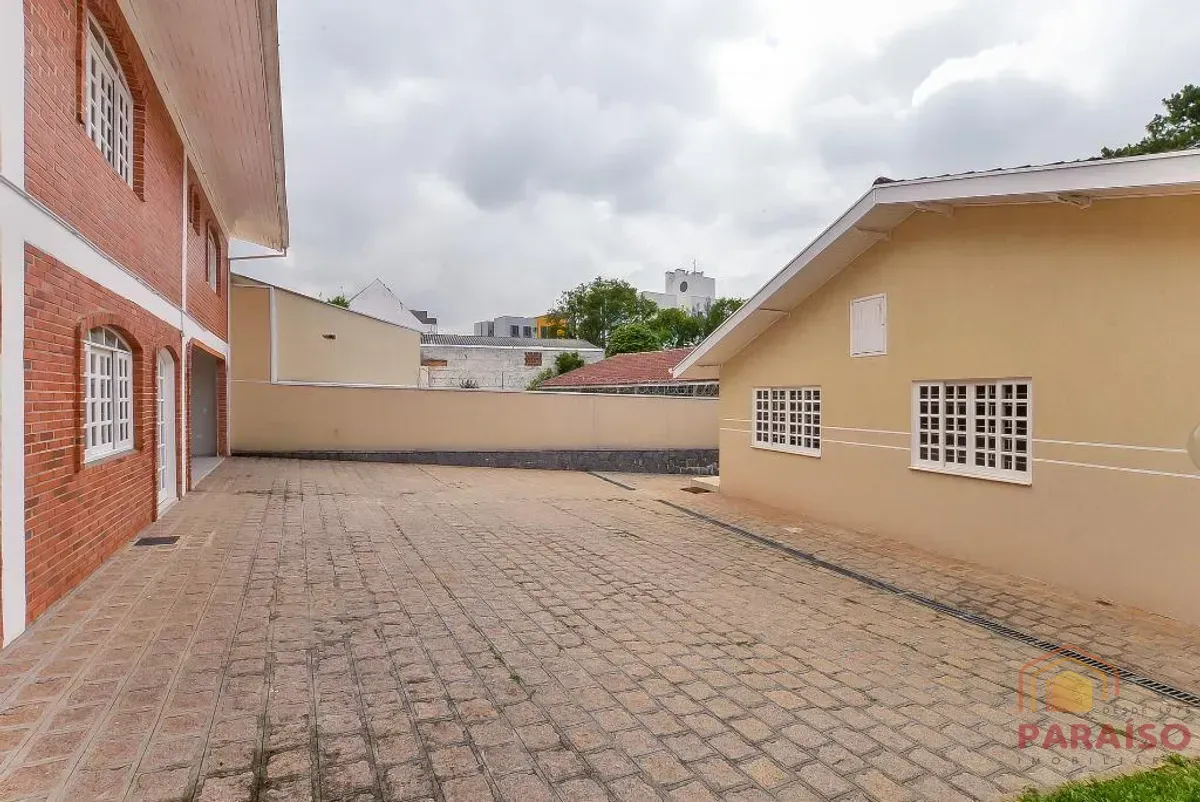 689 m² house with 5 bedrooms and 7 bathrooms — photo 32