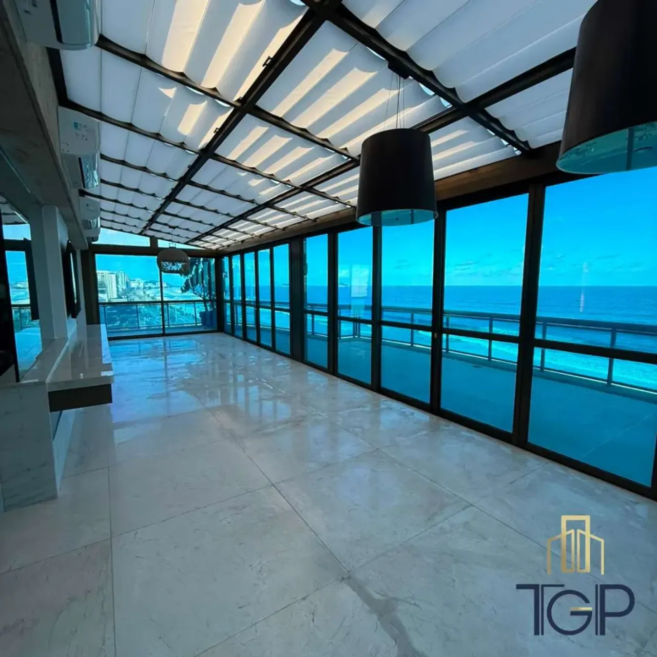 779 m² apartment with water view and 5 parking — photo 3