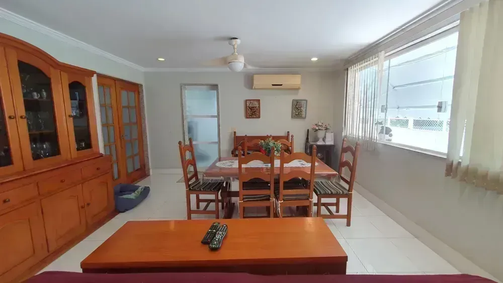 Casa com 5 quartos e 650 m², 4 vagas — photo 3