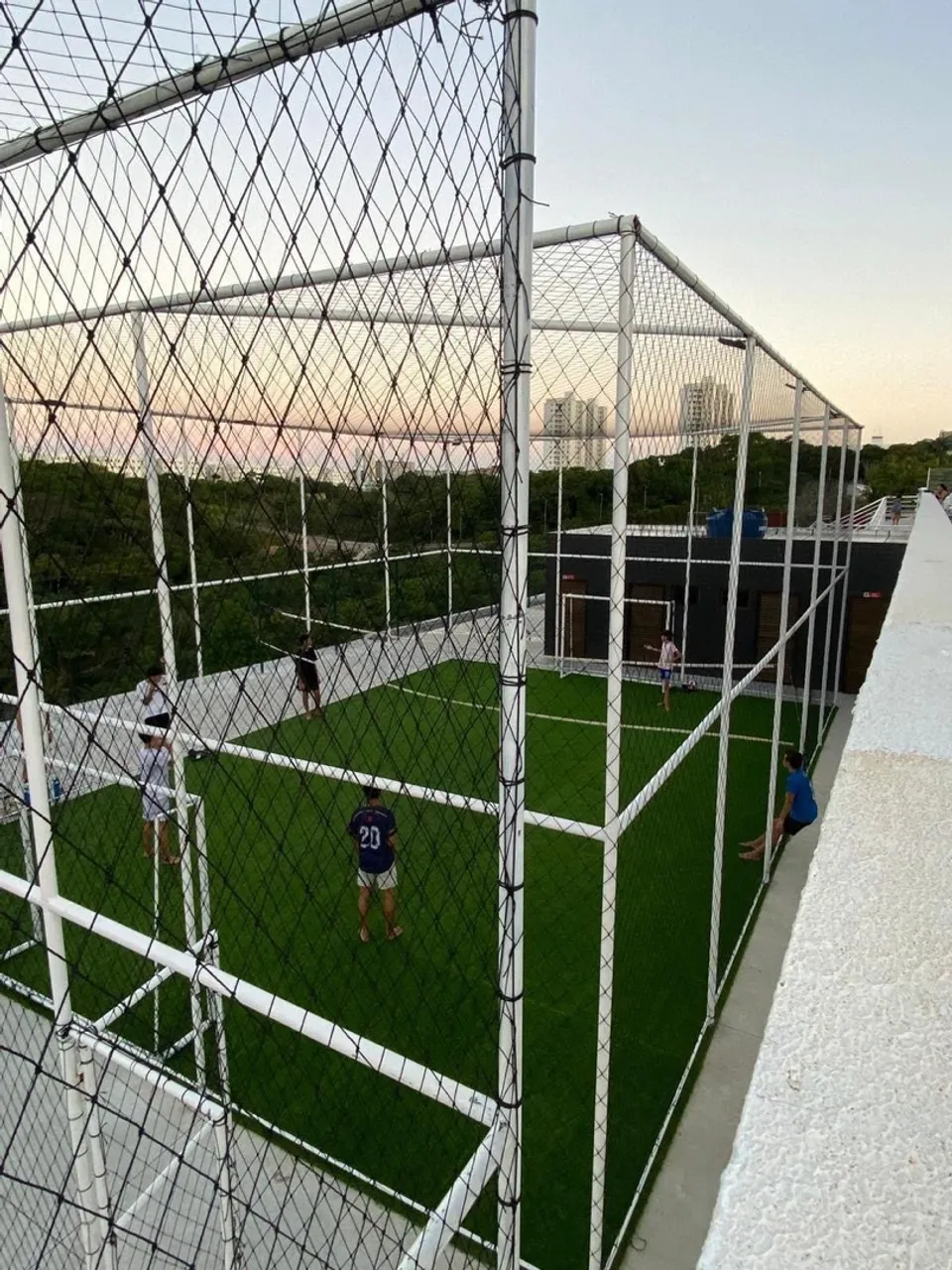 2-bedroom apartment in a building with a gym — photo 16