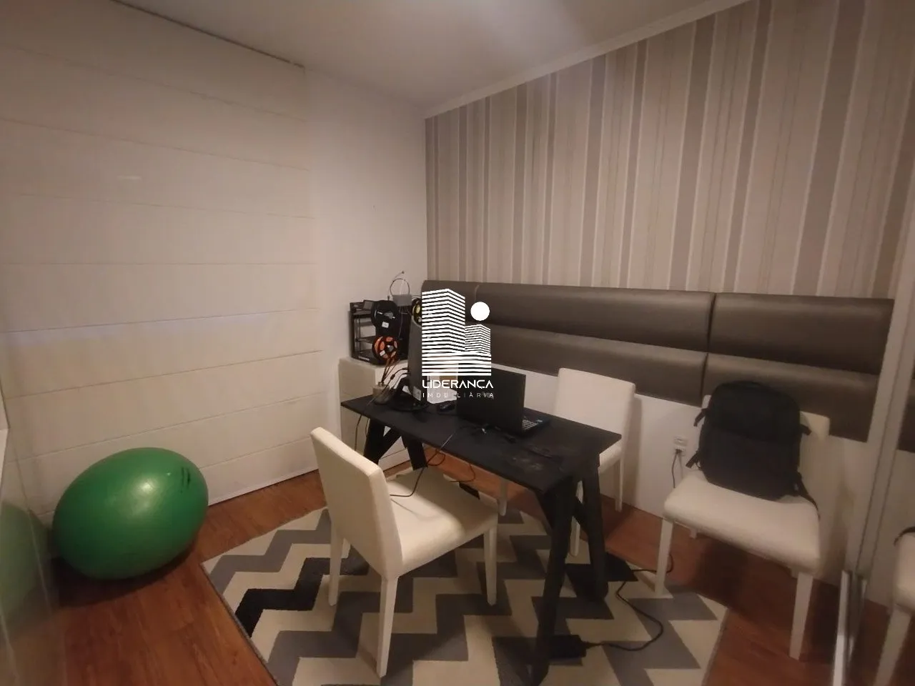 3-bedroom apartment with a walk-in closet in Florianópolis — photo 7
