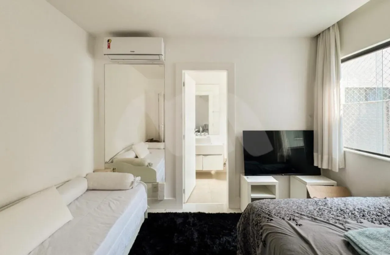 Furnished house with 4 en-suite bedrooms and a balcony grill — photo 28