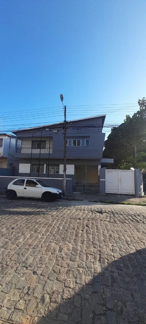 House for rent with 3 bedrooms and 2 bathrooms — photo 2