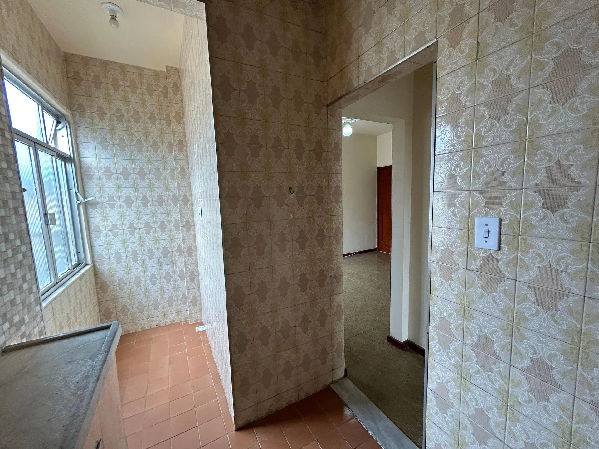 Unfurnished 1-bedroom apartment with 1 parking space — photo 18