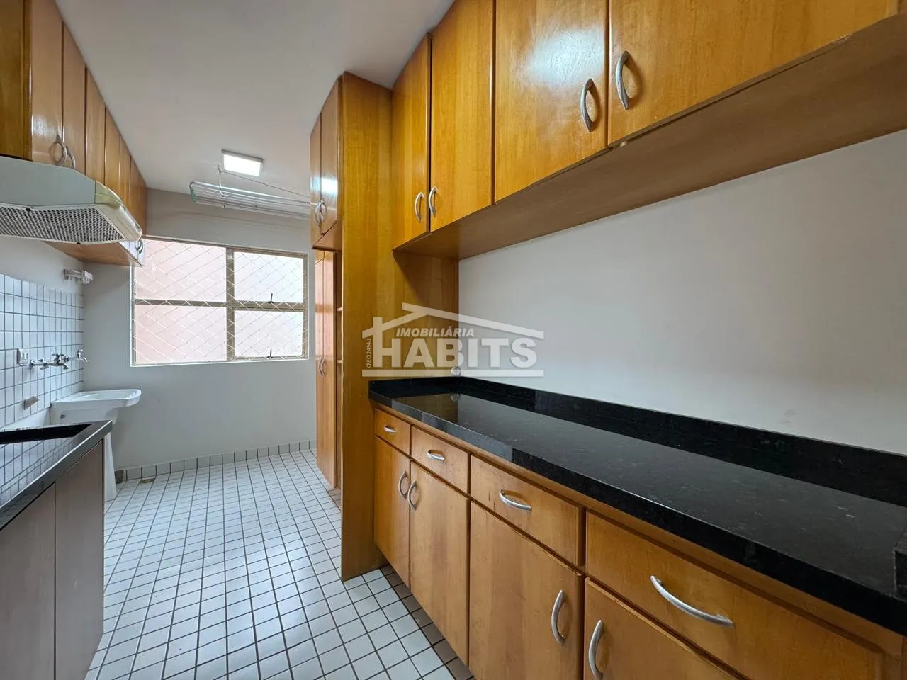 3-bedroom apartment with a balcony — photo 10