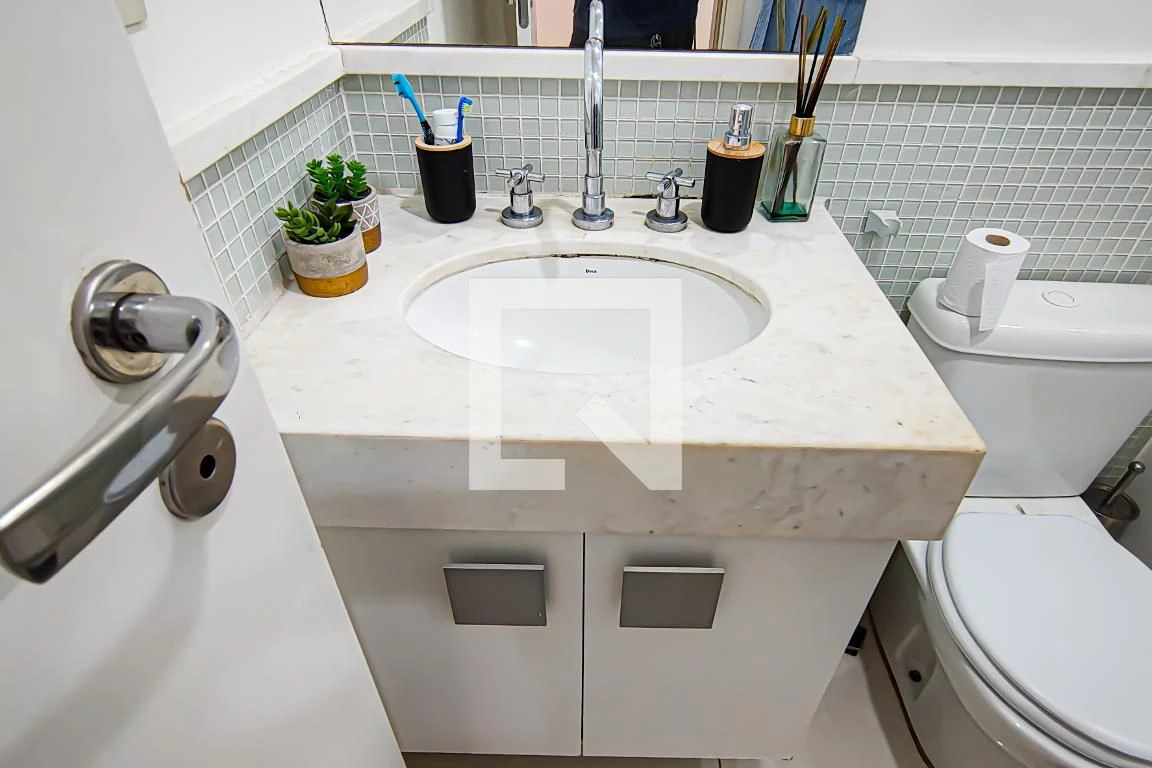Apartamento mobiliado com 2 quartos e varanda com churrasqueira — photo 51