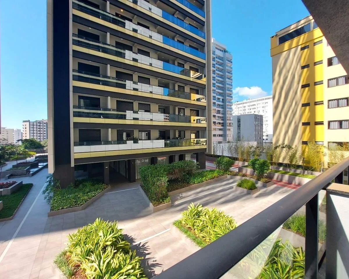 One-bedroom apartment with a grill on the balcony — photo 33