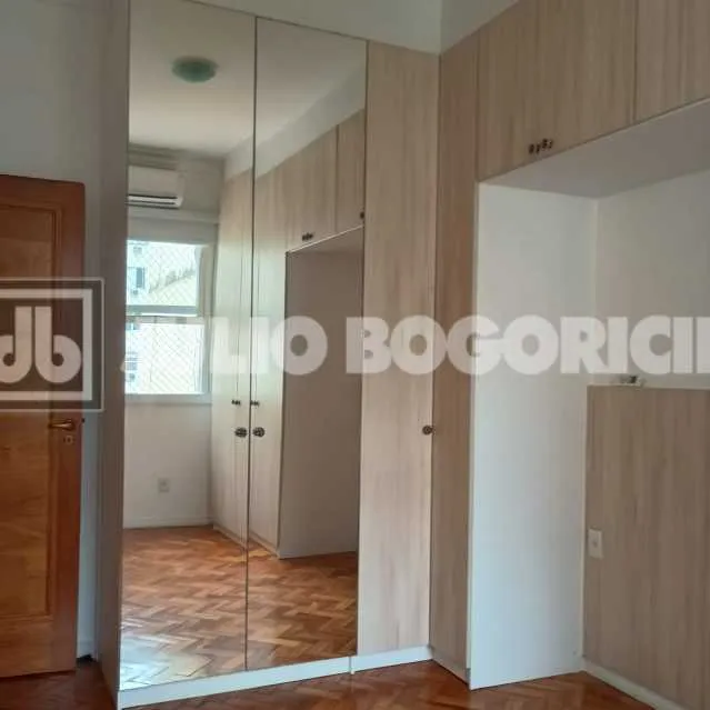 Floor-to-ceiling windows in a 2-bedroom apartment, 80 m² — photo 5