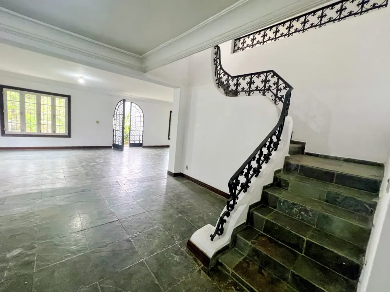 Duplex house with 4 bedrooms, 2 en-suites, 800 m² — photo 36
