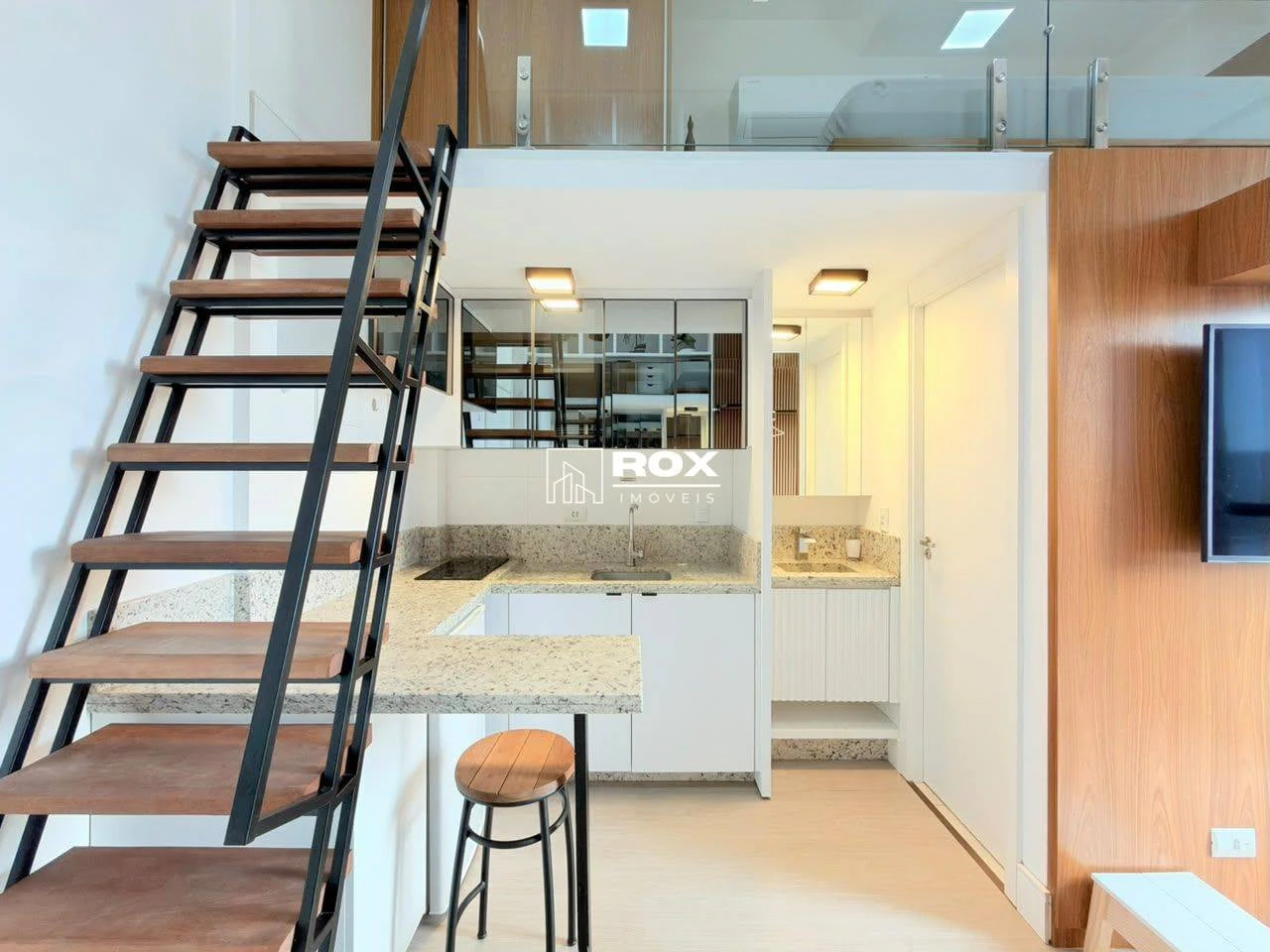 Меблированная студия 21 м² — photo 22