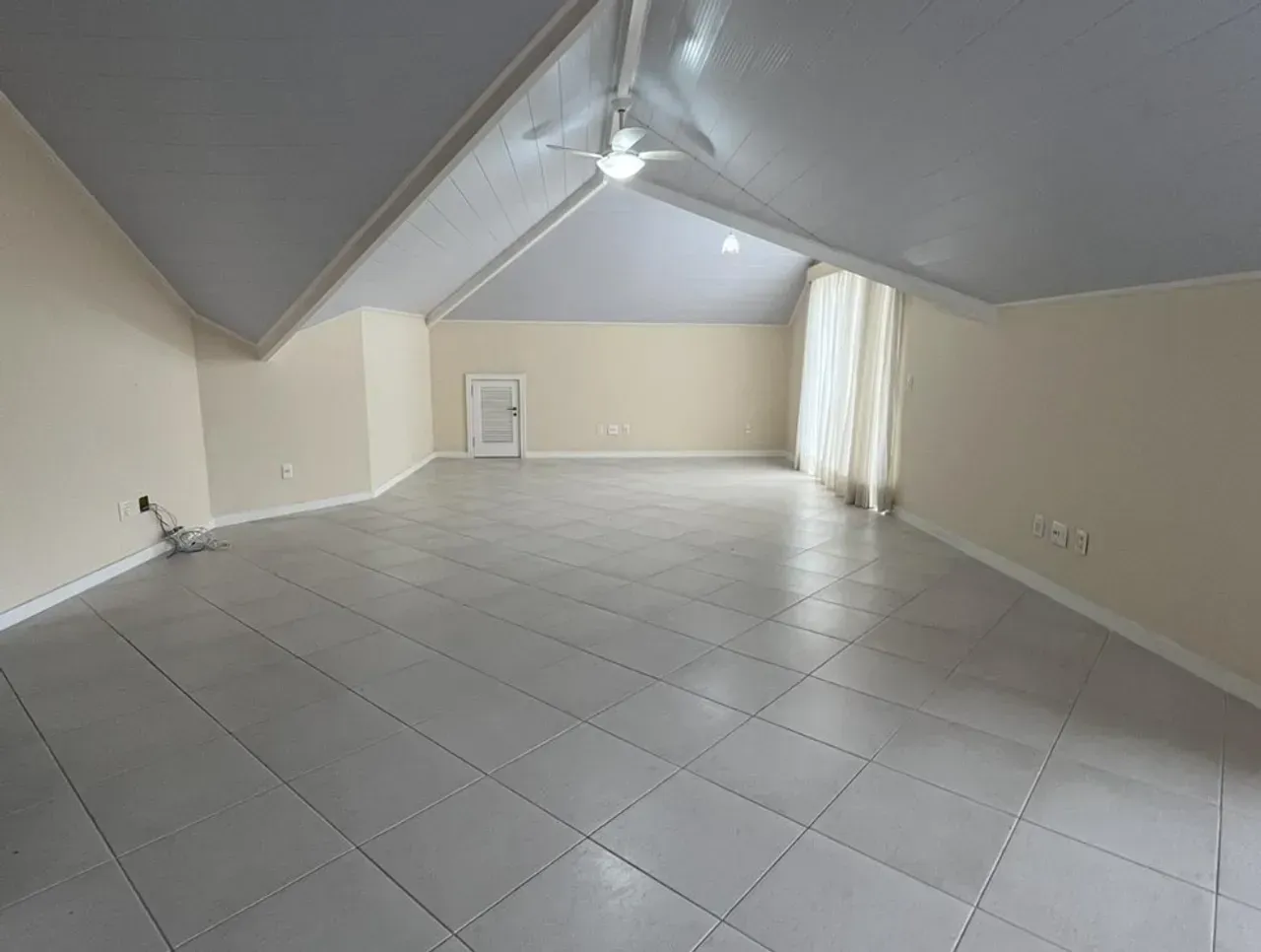 House with 5 bedrooms and 5 bathrooms, 830 m² — photo 33