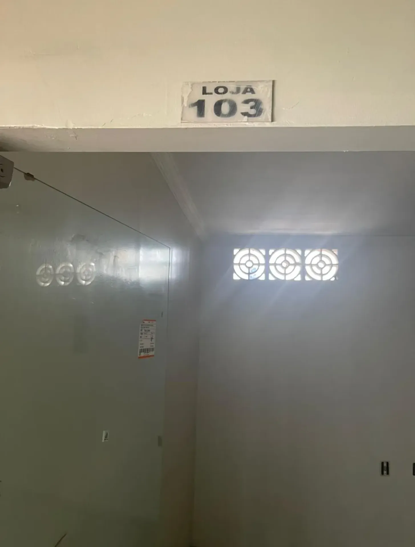 Unfurnished studio with 1 bedroom and 1 parking spot — photo 5
