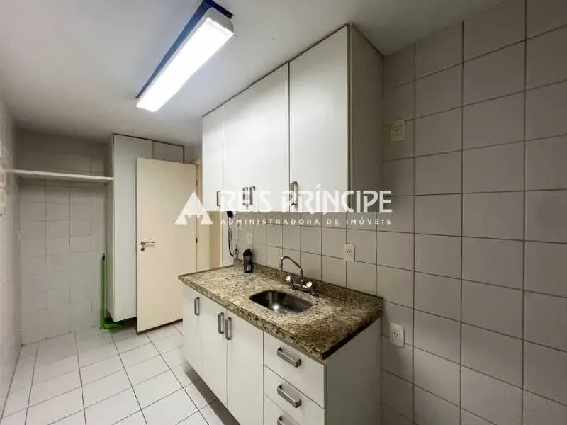 2-bedroom apartment with 1 en-suite and balcony — photo 24