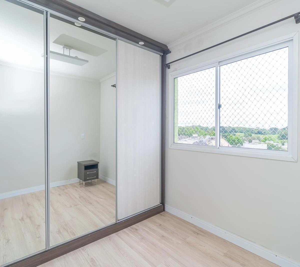 3-bedroom apartment with a home office in Curitiba — photo 22