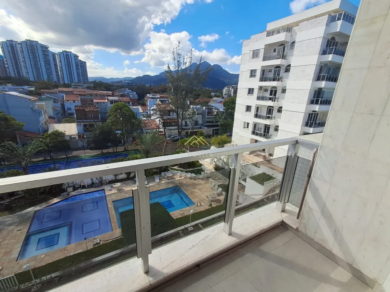 Apartamento sem mobília com 3 quartos e varanda envidraçada — photo 26