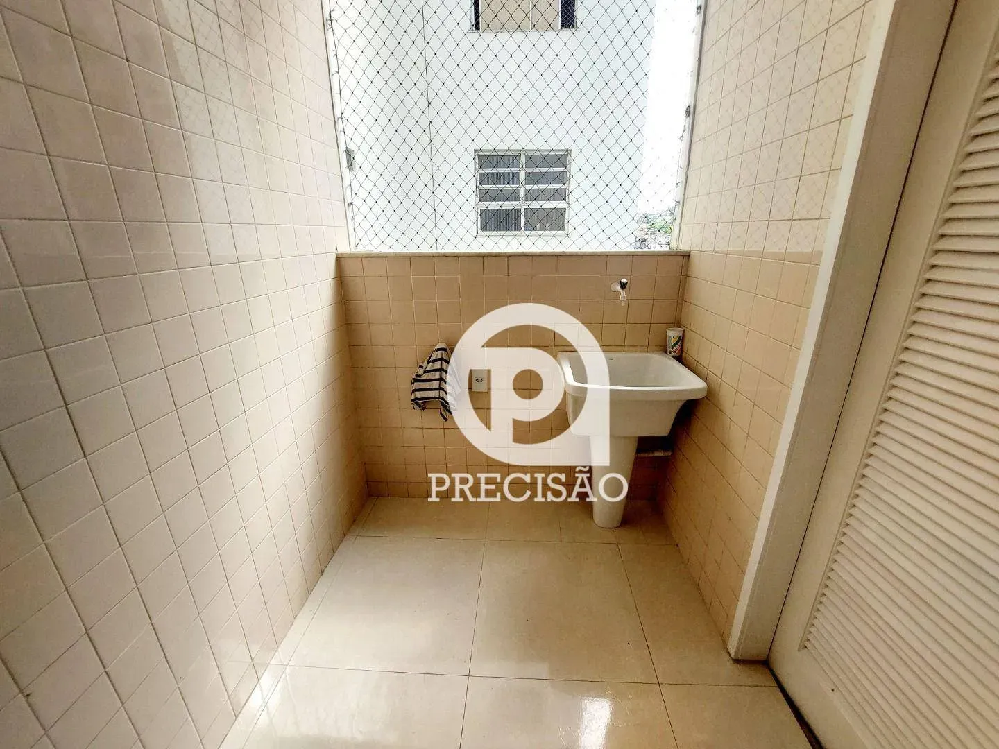 70 m² apartment with laundry area and 1 bedroom — photo 23