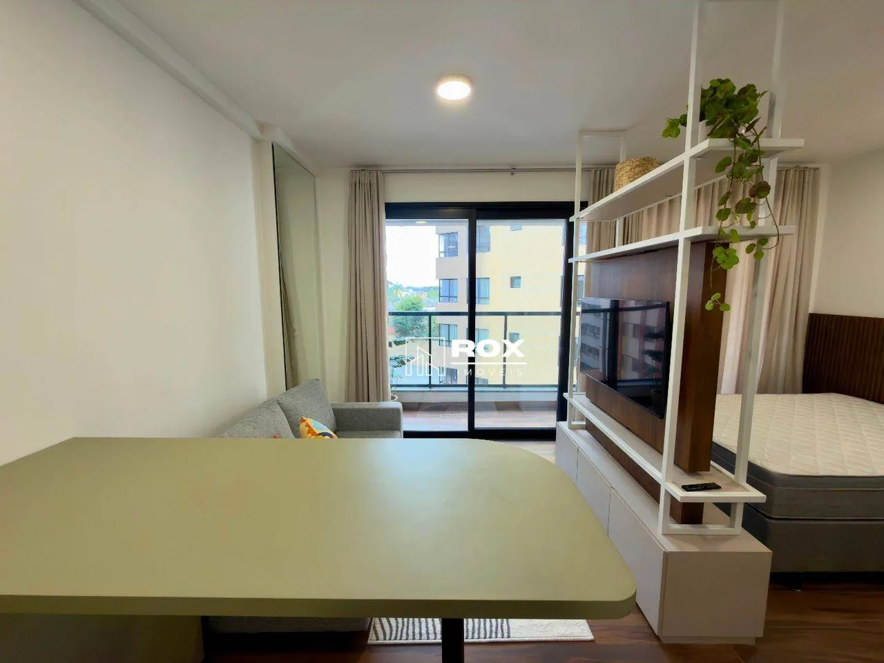 36 m² furnished studio with an open-plan kitchen — photo 3