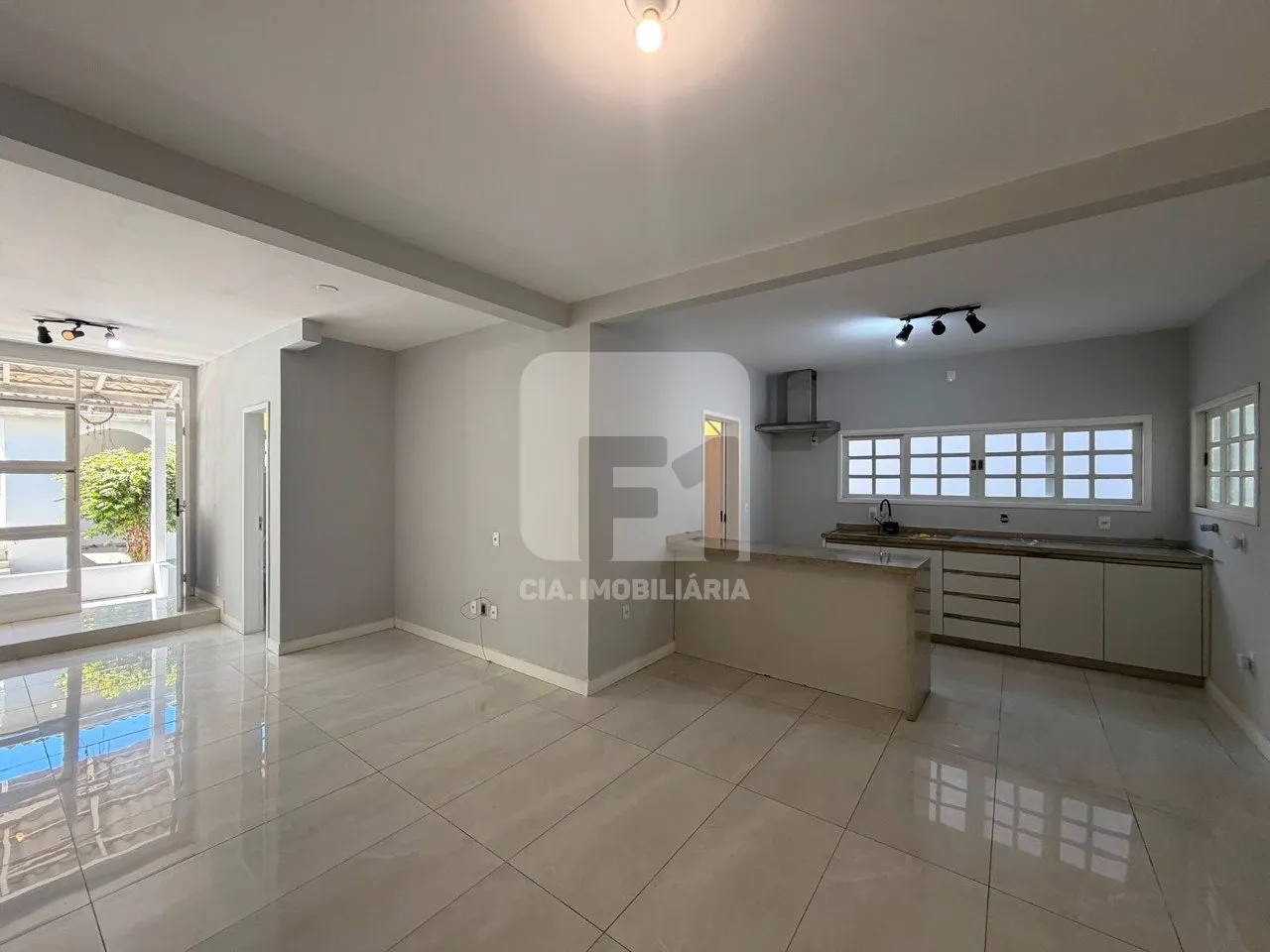 Casa de 290 m² con 5 dormitorios y zona exterior