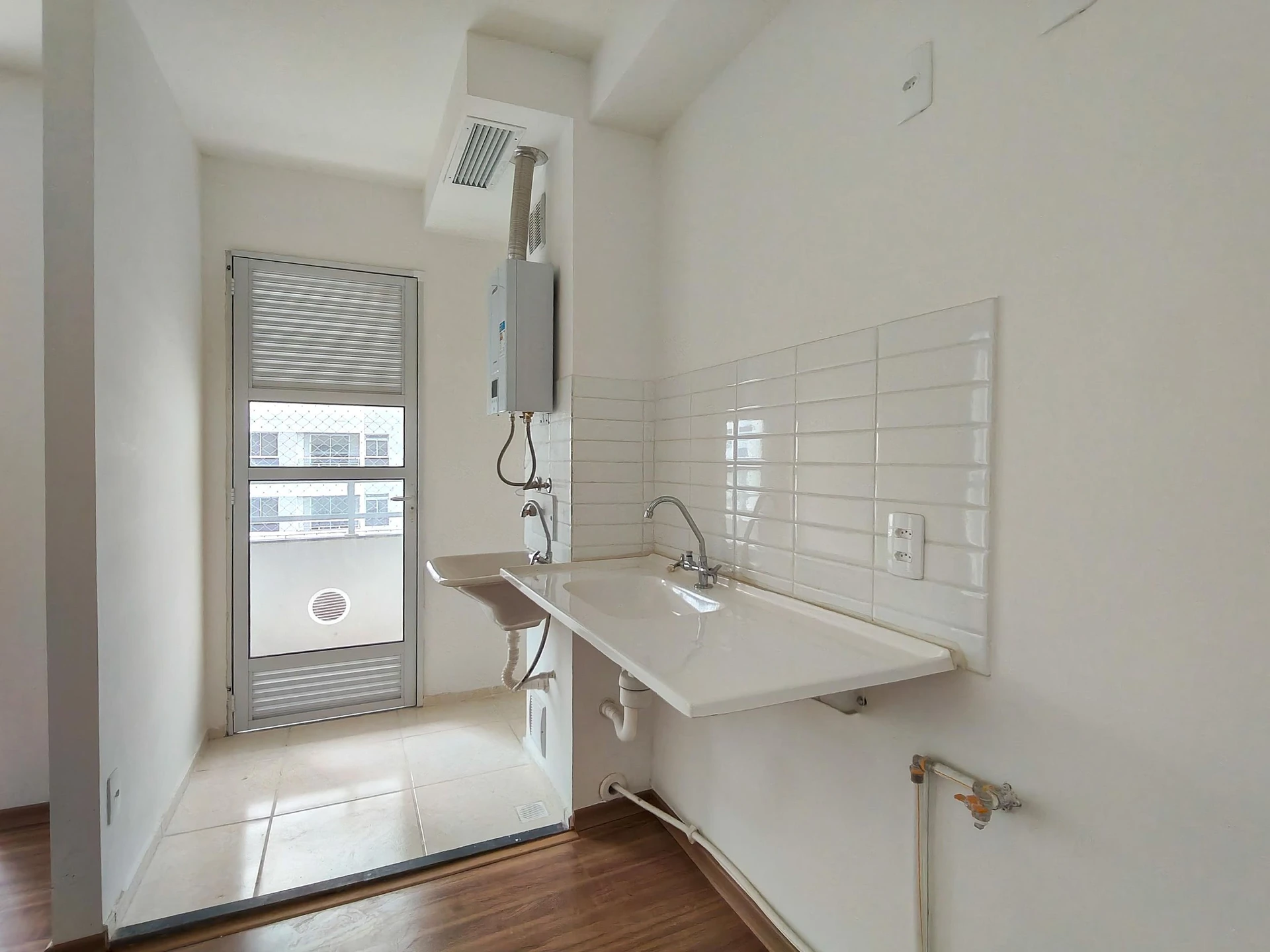 3-bedroom apartment in a building with a sauna — photo 41