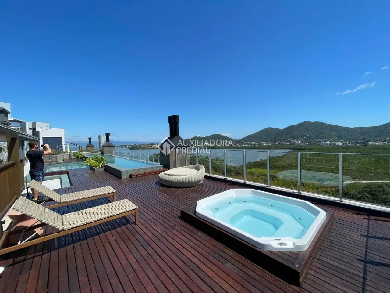 3-bedroom apartment with 159 m² and 2 parking spaces — photo 3