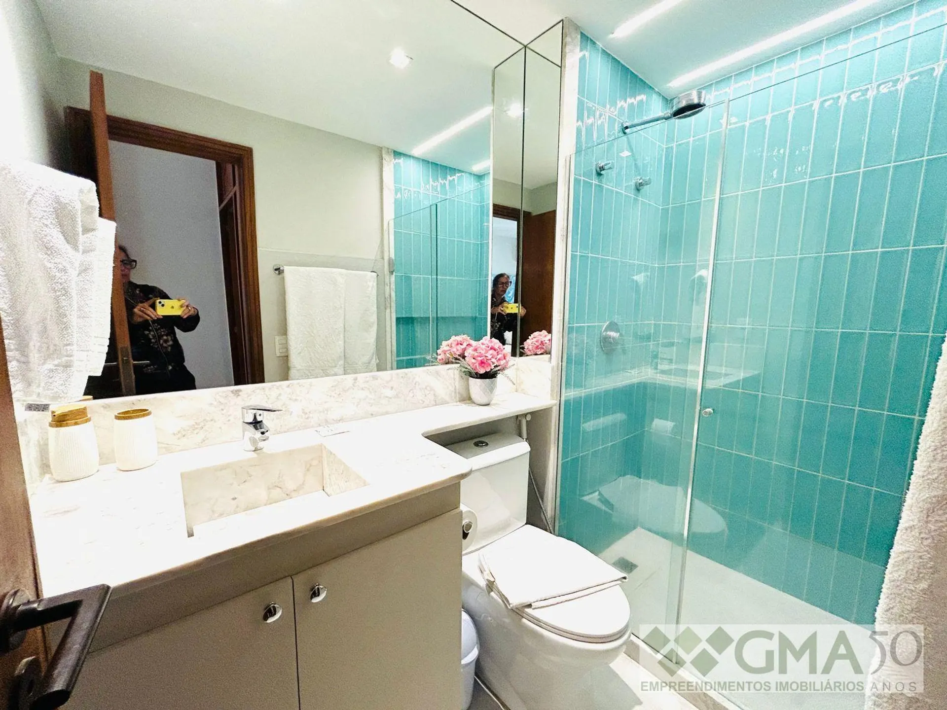 Furnished 87 m² apartment with open-plan kitchen and suite — photo 22