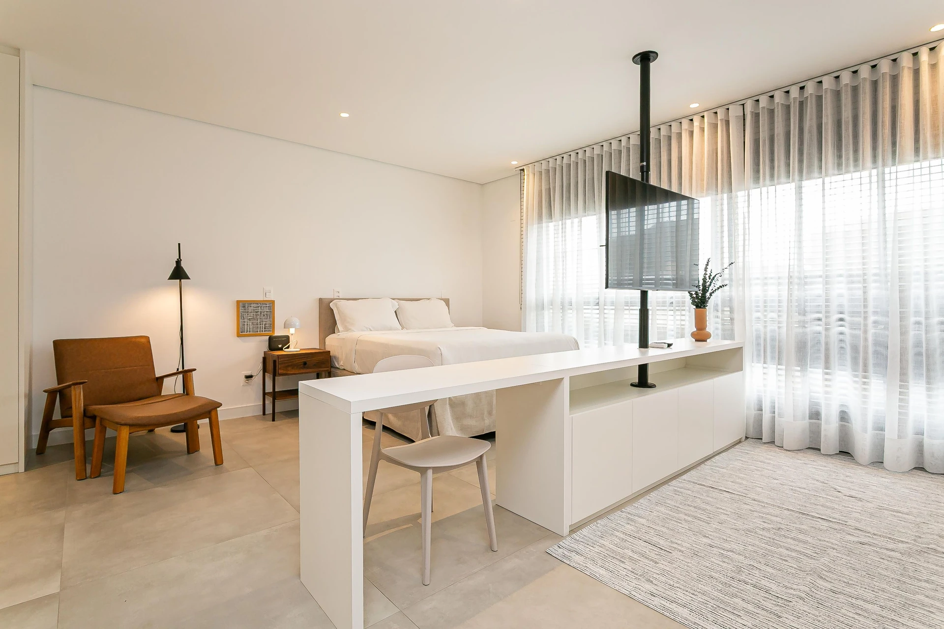 Estudio amueblado de 55 m² con 1 dormitorio y 2 baños — photo 31